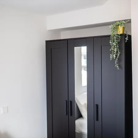 Happily 2 Bedroom Serviced 75m2 -nb306h- شقة روتردام
