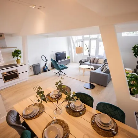 Happily 2 Bedroom Serviced 75m2 -nb306h- روتردام