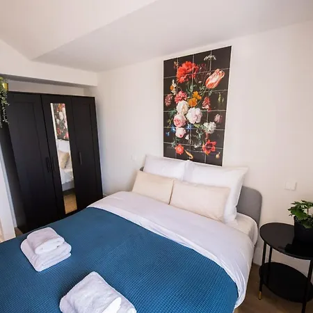 Happily 2 Bedroom Serviced 75m2 -nb306h- روتردام